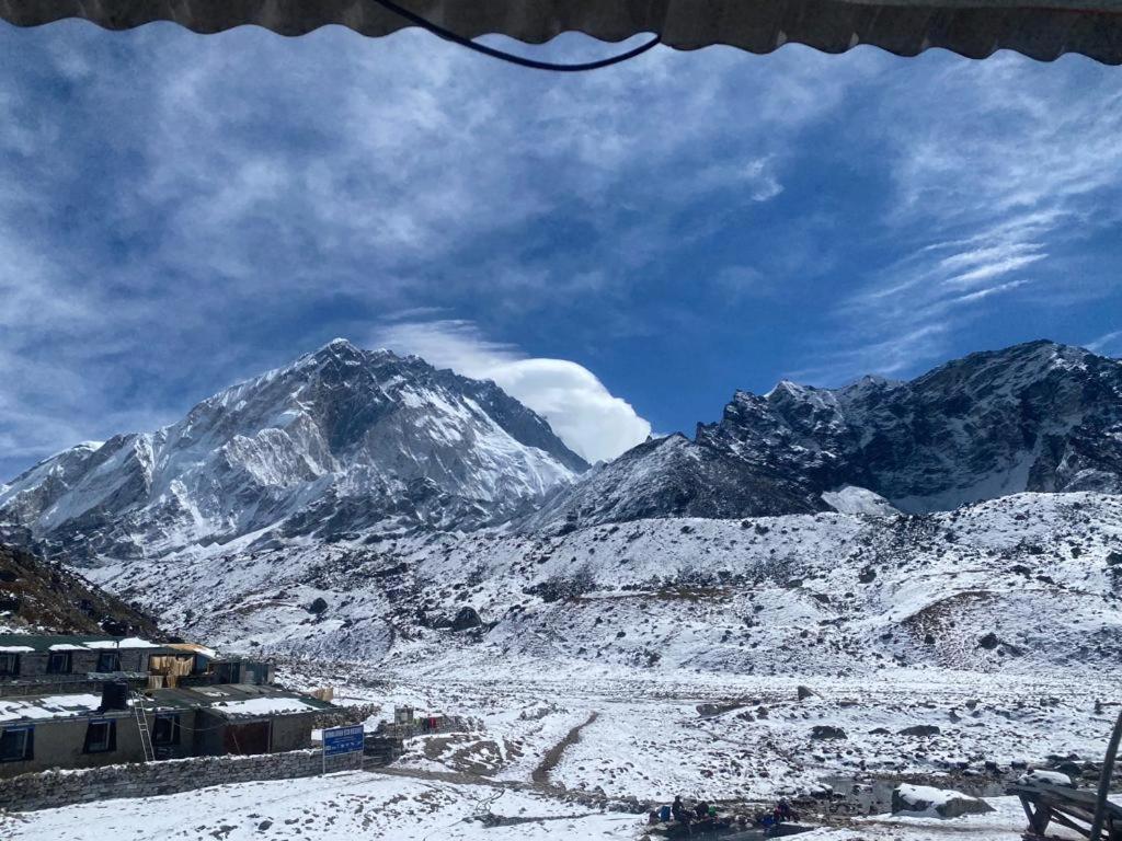 Sherpa Lodge Lobujya Exterior photo