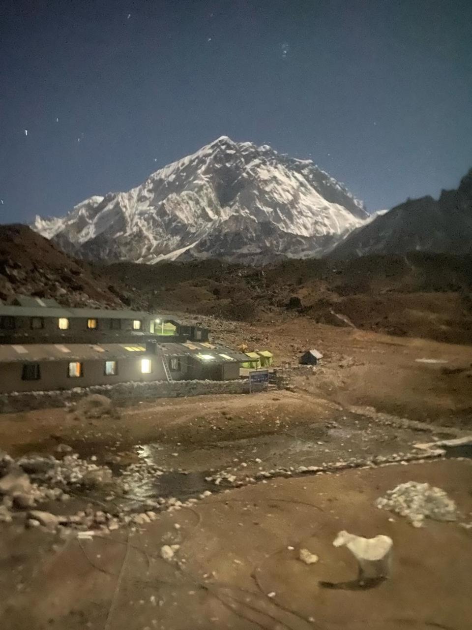 Sherpa Lodge Lobujya Exterior photo