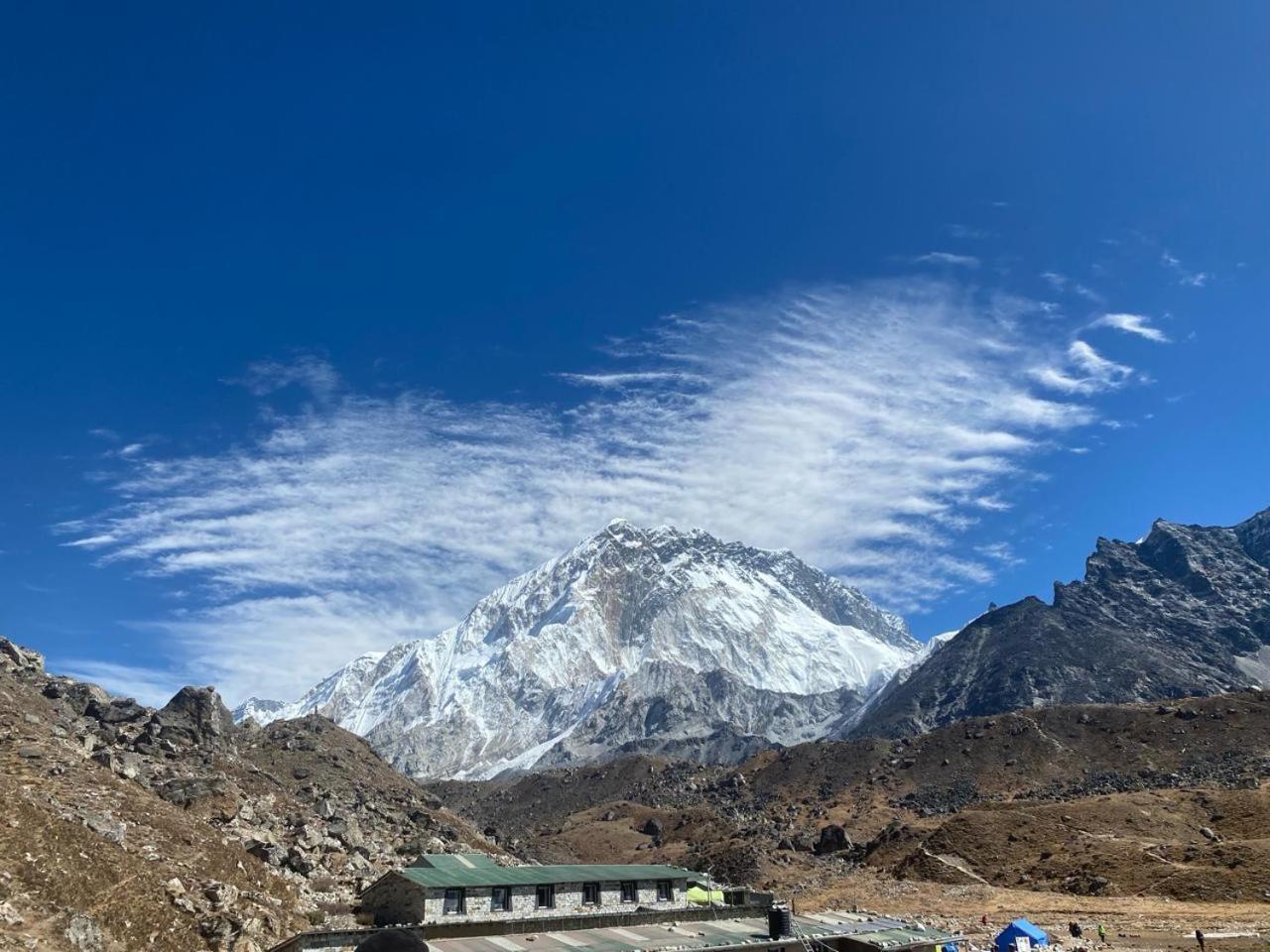 Sherpa Lodge Lobujya Exterior photo